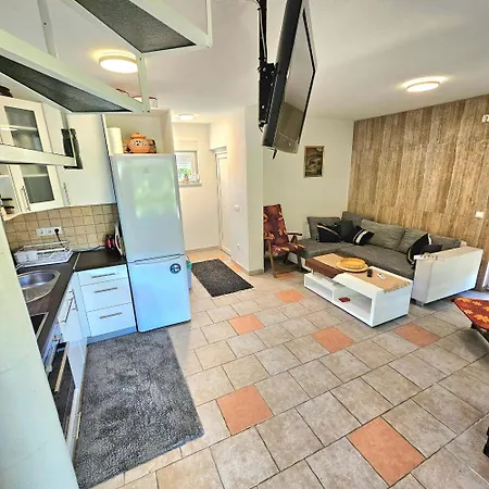 Dom wakacyjny Vikendica Na Sani Datea