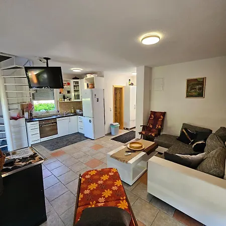 Dom wakacyjny Vikendica Na Sani Datea *