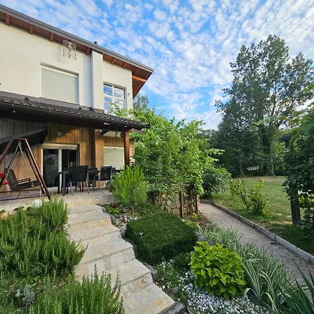 Dom wakacyjny Vikendica Na Sani Datea